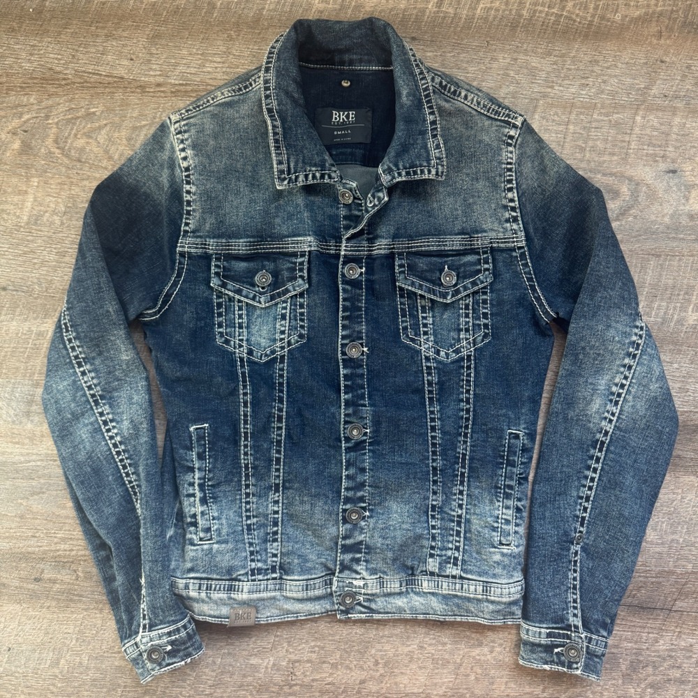 BKE Womens Blue Distressed Denim‎ Trucker Jacket Small Stretch Contrast Stitch